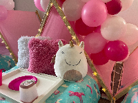 Putting on the Glitz of Jax