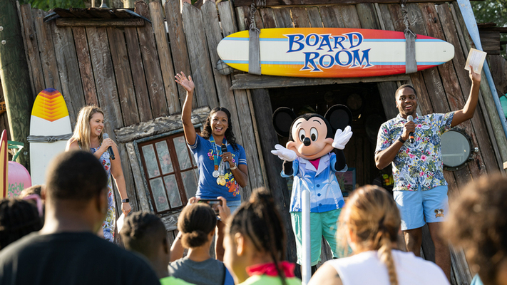 World's Largest Swimming Lesson! Do You Know How To Swim?